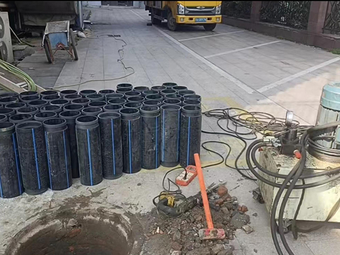 镇巴PE置换管厂家 DN315置换管 非开挖管短管置换